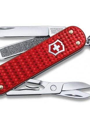 Нож victorinox classic sd precious alox iconic red (0.6221.401g)