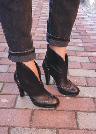 Шкіряні ботильйони levi's, чорні ботильйони, демісезонні черевики, оригінал
