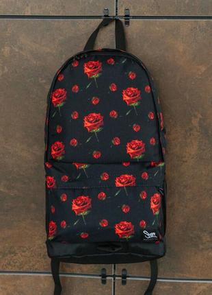 Рюкзак з червоними трояндами staff 15l rose