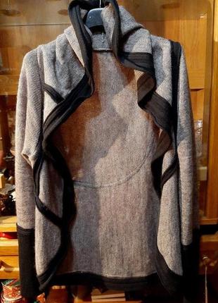 Стильнячий кардиган,капюшонка lisa самріопе,італія