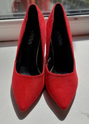 Туфли красные, замшевые