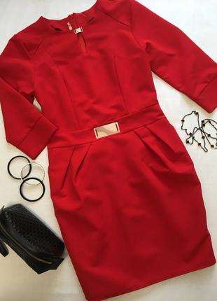 Платье красное с карманами