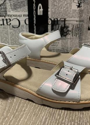 Clarks белые босоножки кожаные сандали нарядные для девочек