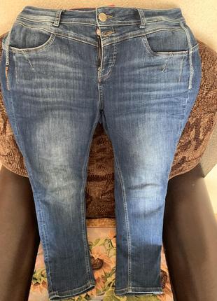 Жіночі джинси