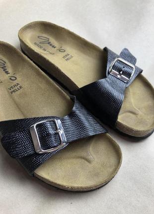 Шлепанцы в стиле birkenstock с кожаной ортопедической стелькой размер 37 ортопедические кожаные босоножки