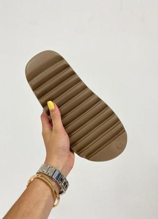 Чоловічі та жіночі сланці шльопанці adidas slide pure(колір коричневий)(36,43,44)2 фото