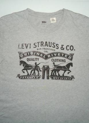 Футболка  levis levi strauss с большим лого серая оригинал (m)2 фото