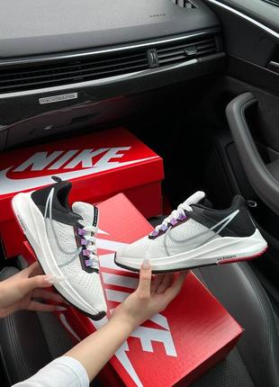 Кросівки жіночі nike air zoom x run white black red