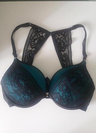Красивый бюстгальтер