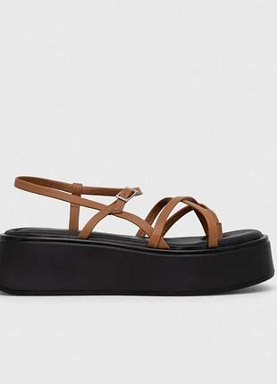 Босоніжки vagabond