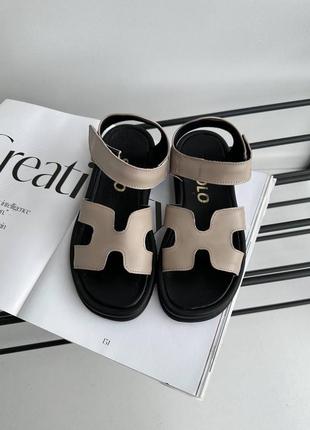 Натуральная кожа босоножки бежевые черные белые