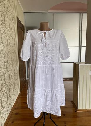 Люксовое белоснежное ярусное платье коттоновое из прошвы1 фото