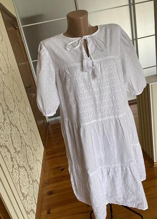 Люксовое белоснежное ярусное платье коттоновое из прошвы8 фото