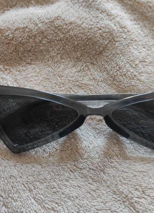 Стильні окуляри оригінальної форми