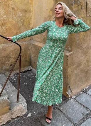 Платье зеленое с цветочным принтом