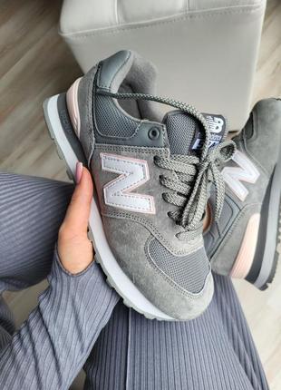 New balance 574 жіночі кросівки беланси натуральна замша сірі з рожевим з сіткою женские серые с розовым кроссовки замшевые с сеткой весна лето деми2 фото