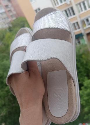 Нові шльопанці