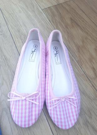 Нежно розовые балетки в белую клетку туфли ботинки слипоны лоферы 22.5 см2 фото