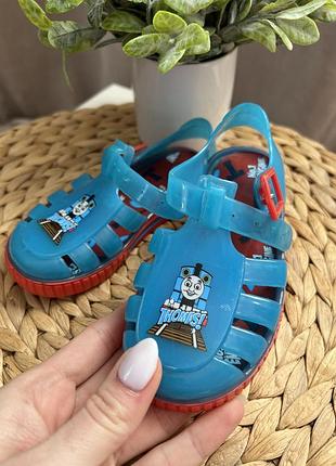 Кроксы босоножки на лето