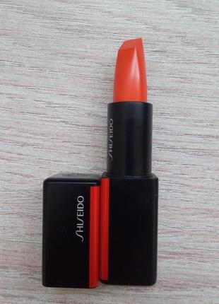 Mатова пудрова помада modernmatte powder lipstick shiseido 528