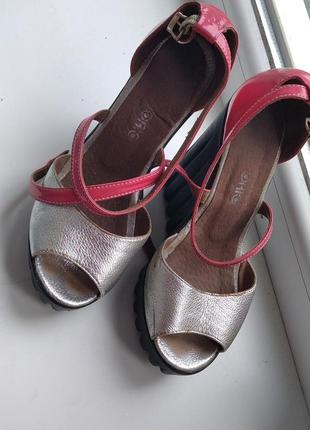 Босоножки серебро, розовые на высокой подошве