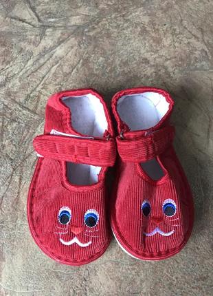 Новые красные тапочки на липучке на девочку