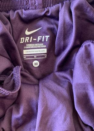 Короткие спортивные оригинальные шорты nike фиолетового цвета6 фото