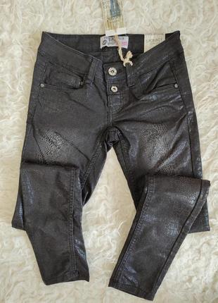 Стильные женские джинсы slim fit terranova, р.xxs