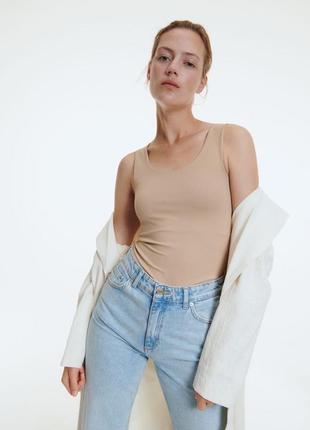 Бесшовная эластичная майка топ reserved zara на широких бретельках