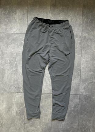 Мужские спортивные штаны nike dri fit брюки swoosh tech fleece modern с лампасами9 фото