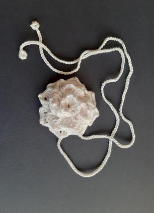 Цветок чокер, белая роза чокер, цветок на шею, модный тренд