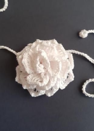 Цветок чокер, белая роза чокер, цветок на шею, модный тренд