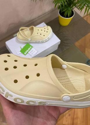 Тапочки crocs