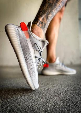 Кроссовки adidas yeezy boost 350 tail light