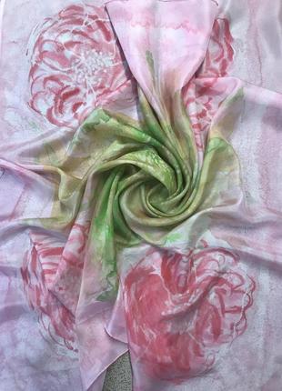 Красивый платок из натурального шелка в стиле art