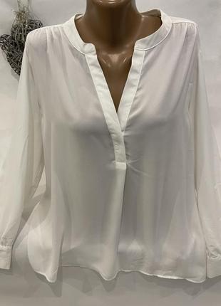 Ніжна біла сорочка