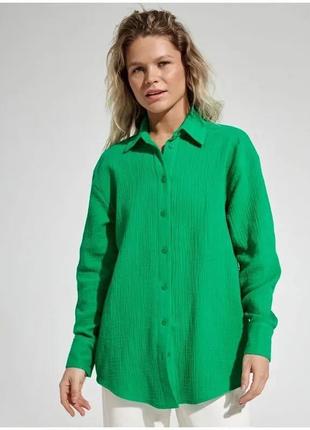Рубашка женская зеленая однотонная оверсайз на пуговицах качественная стильная базовая3 фото