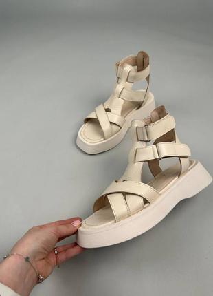 Летний маст хев. кожаные босоножки на танкетке