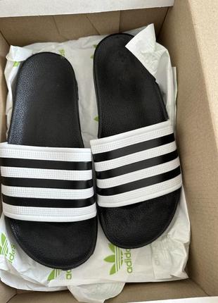 Adidas adilette тапочки тапки сланці шльопанці шлепки