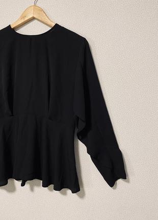 Черная блуза с декором3 фото