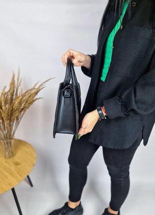 Женская черная сумка-портфель на ремне эко-кожа4 фото