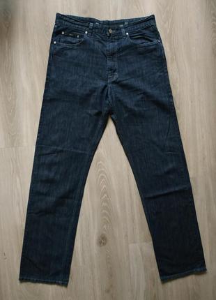 Летние джинсы boss silk denim размер 36/36, новые.