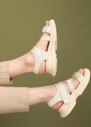 Стильные бежевые босоножки/сандали на плоской подошве на липучке текстильные женские на лето8 фото