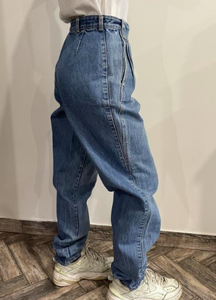 Винтажные mom джинсы выполнены в таиланде с высокой посадкой7 фото