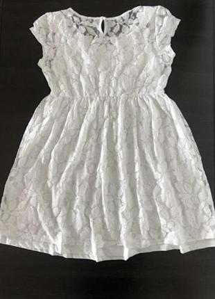 Платье белое кружевное
