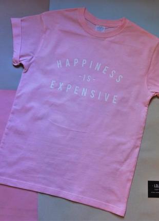 Розовая футболка с надписью happiness is expensive
