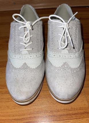 Тулі на шнурках