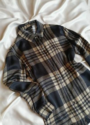 Красива сорочка в клітинку