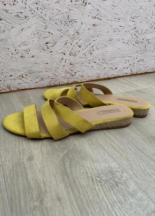 Капці/тапочки/шльопанці/босоніжки/сандалі еспадрільї primark жовті