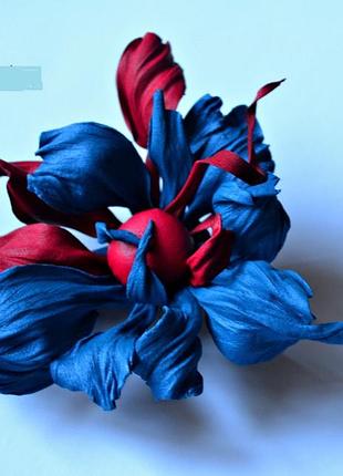 Брошка квітка.